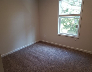 2725 Daybreak Court - Photo Thumbnail 16