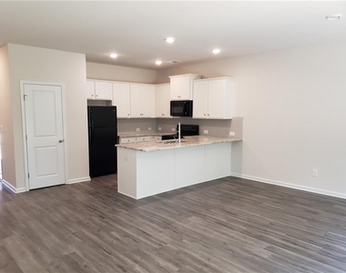2725 Daybreak Court - Photo Thumbnail 3