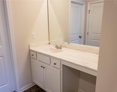 2725 Daybreak Court - Photo Thumbnail 11