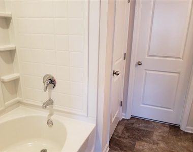 2725 Daybreak Court - Photo Thumbnail 10