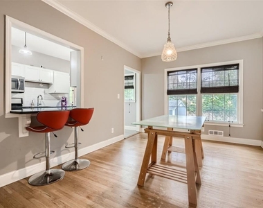3685 Cantrell Road Ne - Photo Thumbnail 5