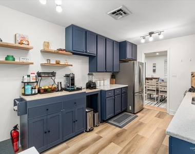 3521 Forest Avenue - Photo Thumbnail 14
