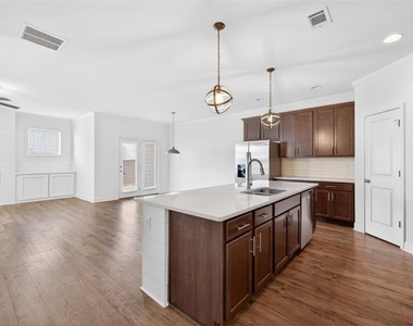 5524 Garens Way - Photo Thumbnail 3