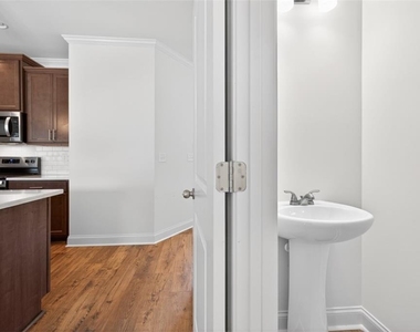 5524 Garens Way - Photo Thumbnail 14
