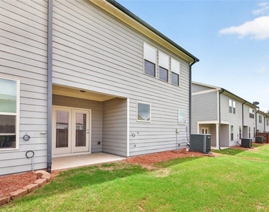 5524 Garens Way - Photo Thumbnail 35