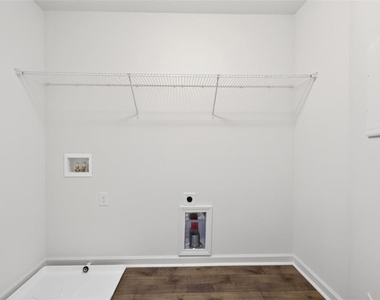 5524 Garens Way - Photo Thumbnail 27