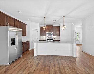 5524 Garens Way - Photo Thumbnail 10