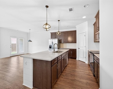 5524 Garens Way - Photo Thumbnail 13
