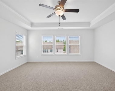 5524 Garens Way - Photo Thumbnail 17