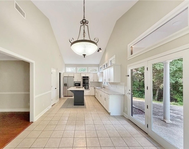 2320 Copper Trail Lane - Photo Thumbnail 15