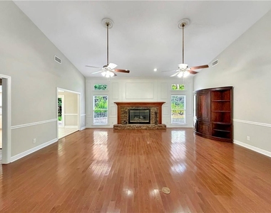 2320 Copper Trail Lane - Photo Thumbnail 8