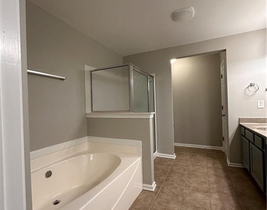 1465 Winshire Cove - Photo Thumbnail 35