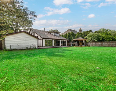 23327 N Wildwood Lane - Photo Thumbnail 24