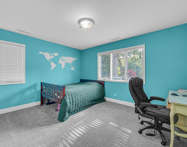 23327 N Wildwood Lane - Photo Thumbnail 17
