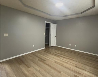 1579 Picadilly Court Ne - Photo Thumbnail 13