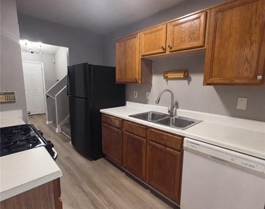 1579 Picadilly Court Ne - Photo Thumbnail 7