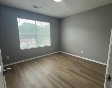 1579 Picadilly Court Ne - Photo Thumbnail 20