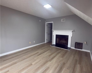 1579 Picadilly Court Ne - Photo Thumbnail 10