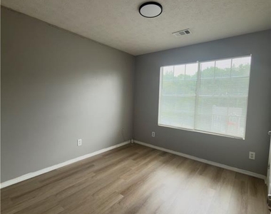 1579 Picadilly Court Ne - Photo Thumbnail 16