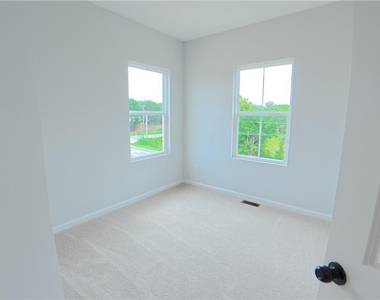2929 Beaconwood Court - Photo Thumbnail 15