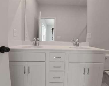 2929 Beaconwood Court - Photo Thumbnail 9