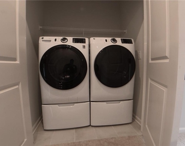 2929 Beaconwood Court - Photo Thumbnail 20