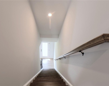 2929 Beaconwood Court - Photo Thumbnail 18
