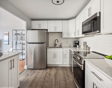 6301 N Sheridan Road - Photo Thumbnail 6