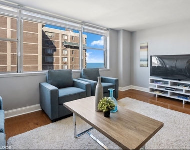6301 N Sheridan Road - Photo Thumbnail 3