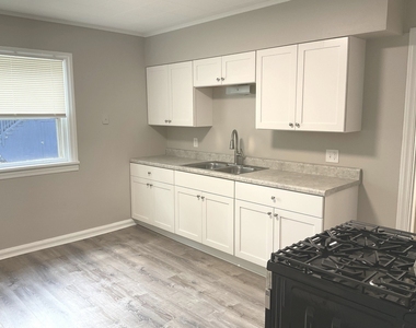 451 W New York Street - Photo Thumbnail 3