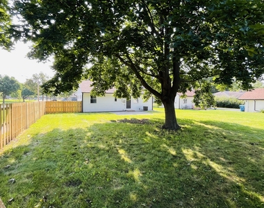 318 N Owen Street - Photo Thumbnail 11
