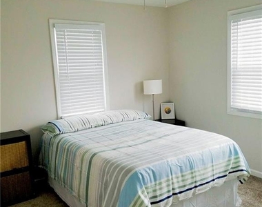 1738 Taylor Street Nw - Photo Thumbnail 11