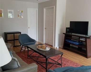 1738 Taylor Street Nw - Photo Thumbnail 2