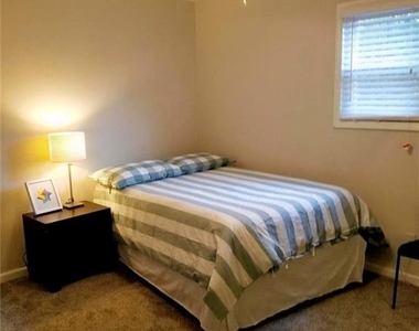1738 Taylor Street Nw - Photo Thumbnail 5