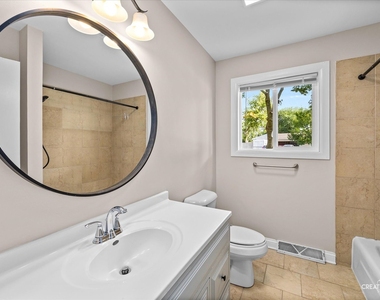 1706 Willow Street - Photo Thumbnail 12