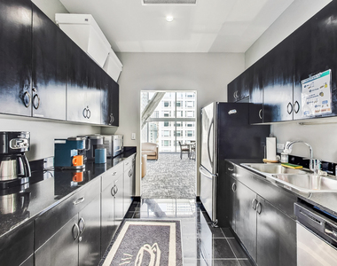 8 E Randolph Street - Photo Thumbnail 21