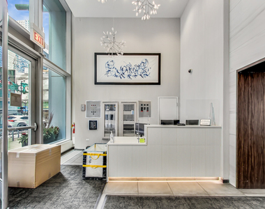 8 E Randolph Street - Photo Thumbnail 3