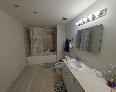 8 E Randolph Street - Photo Thumbnail 9