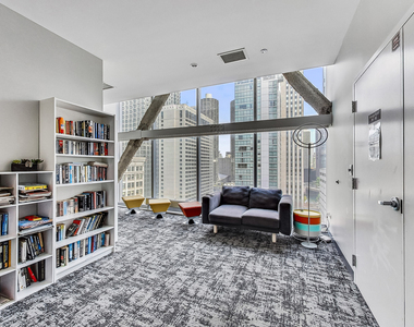 8 E Randolph Street - Photo Thumbnail 26