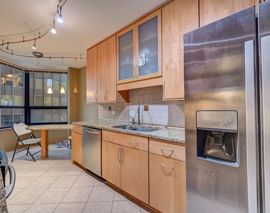 400 E Ohio Street - Photo Thumbnail 4