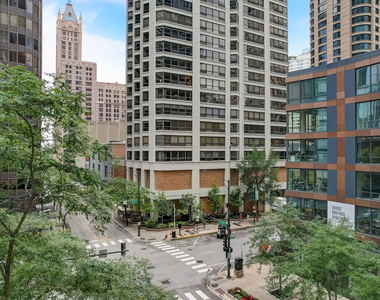 400 E Ohio Street - Photo Thumbnail 24