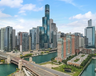400 E Ohio Street - Photo Thumbnail 26