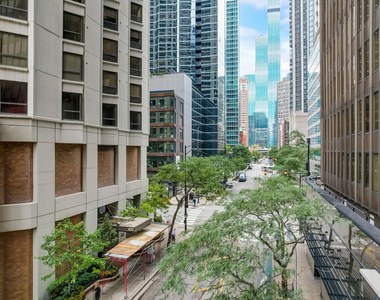 400 E Ohio Street - Photo Thumbnail 31