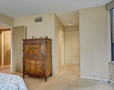 400 E Ohio Street - Photo Thumbnail 11