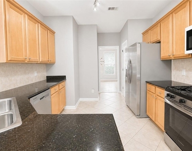 1707 Hidden Pond Circle - Photo Thumbnail 9