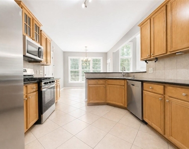 1707 Hidden Pond Circle - Photo Thumbnail 7