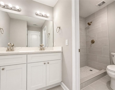 1707 Hidden Pond Circle - Photo Thumbnail 19