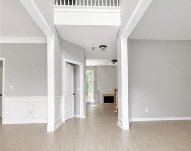 1707 Hidden Pond Circle - Photo Thumbnail 2