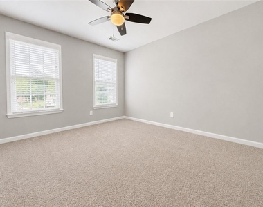 1707 Hidden Pond Circle - Photo Thumbnail 17