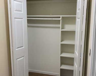 6030 N Kenmore Avenue - Photo Thumbnail 5